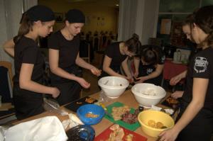 Učenci kuhali v hotelski kuhinji 10